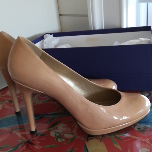 Stuart Weitzman Platswoon Cream Patent Leather - Picture 6 of 14